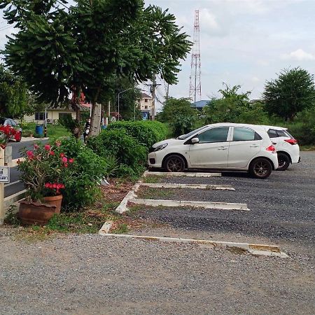 Apartmán โสดาอพาร์ทเม้นท์​ Ban Lam Phak Kut Exteriér fotografie