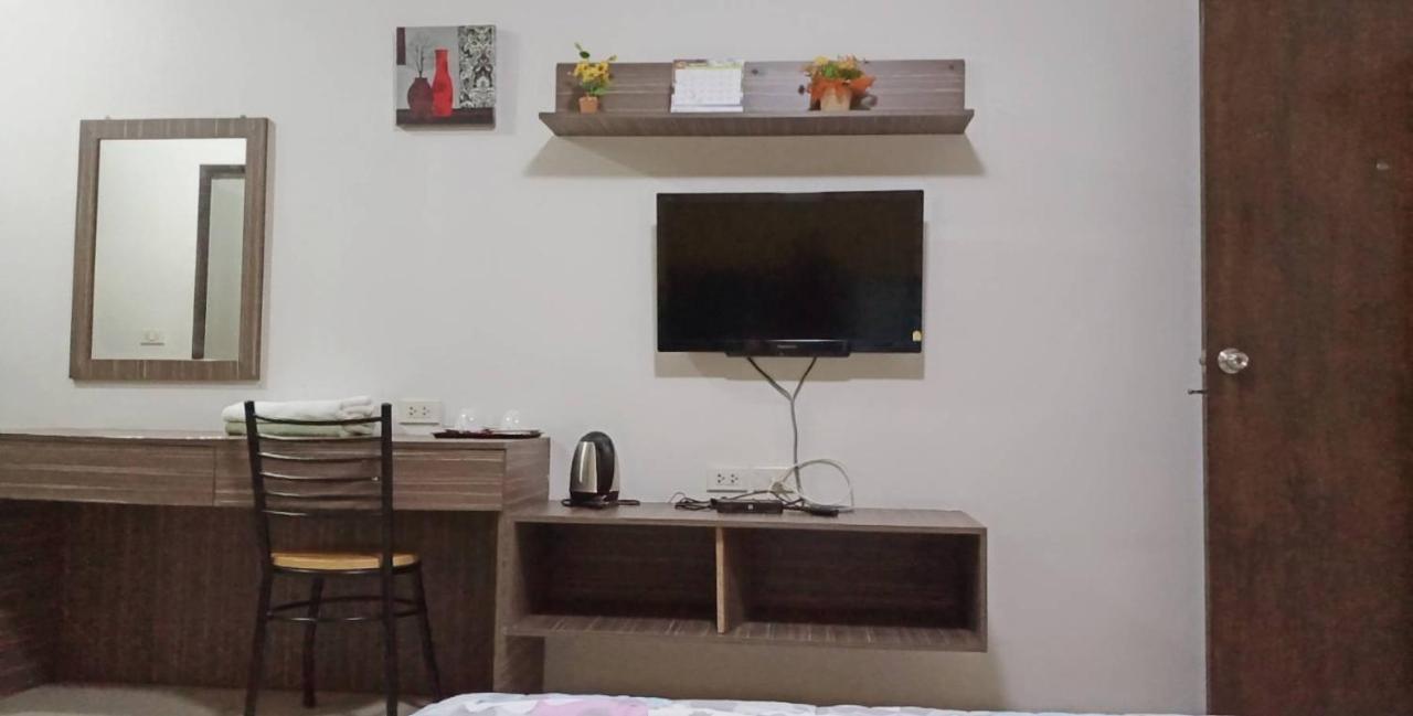 Apartmán โสดาอพาร์ทเม้นท์​ Ban Lam Phak Kut Exteriér fotografie